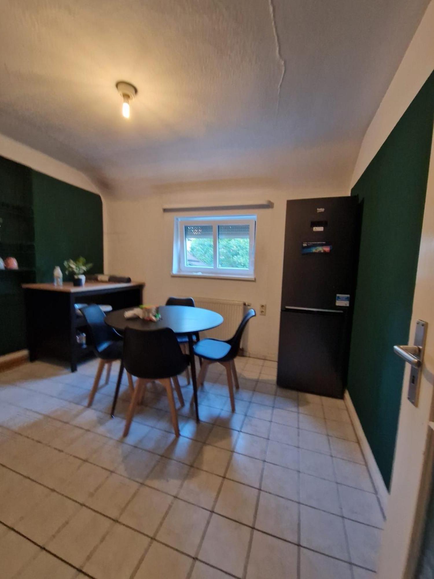 Schoene Wohnung Mit 6 Einzelbetten, Geeignet Fuer Monteure Winnenden Exterior foto